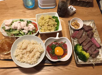朝食